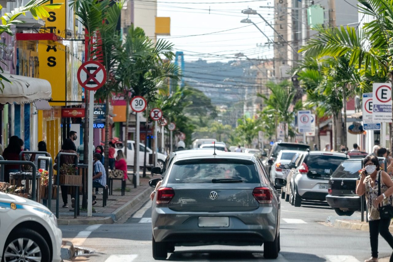 Hoje é o último dia do horário especial de Natal no comércio de