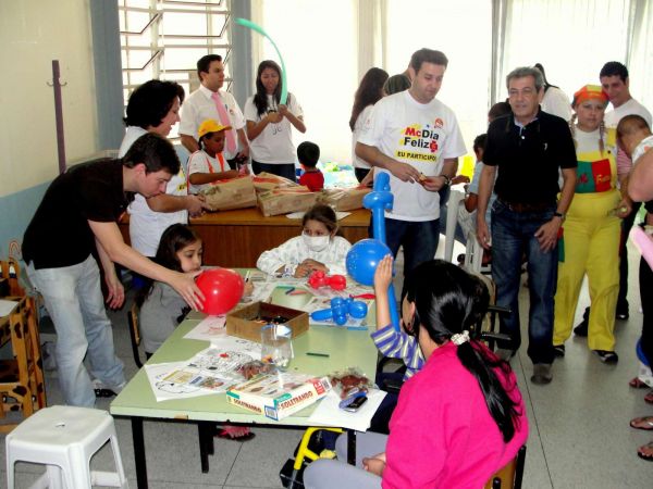 UM SÁBADO BASTANTE FESTIVO APADRINHADO PELO AMOR