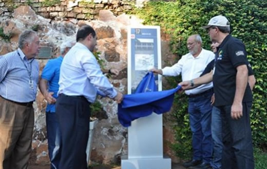 Totem turístico é instalado no Museu do Café