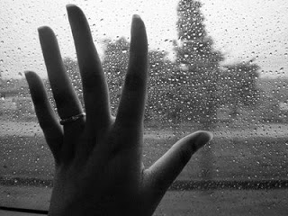 … COMO A ÁGUA VAI PROCURANDO O MAR; SEM DIZER ADEUS, FOI PRA NÃO VOLTAR…