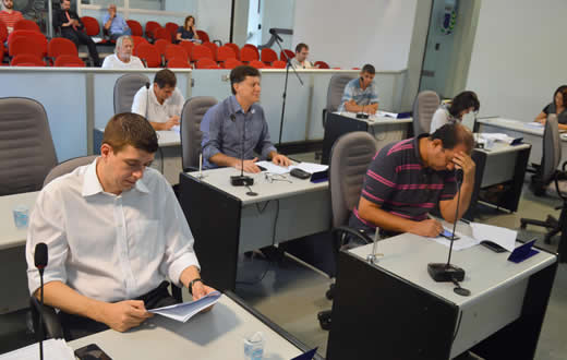 Apenas dois projetos: atividades religiosas e conferência municipal são os únicos assuntos dos vereadores nesta segunda