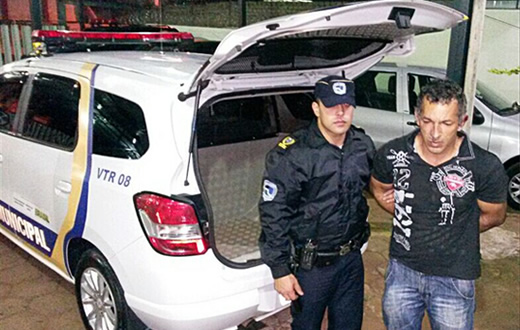 Homem agride sua ex-mulher a golpe de facão