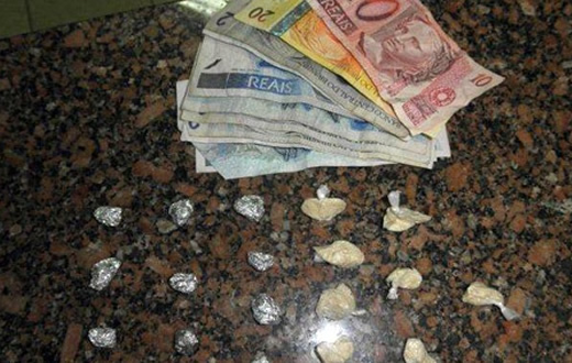 Adolescente de 16 anos apreendido traficando drogas