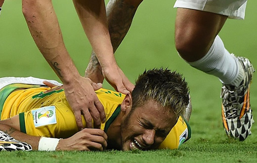 Brasil vence a Colômbia, mas Neymar está fora da Copa