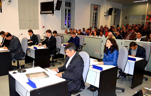 Câmara aprova 28 requerimentos e seis projetos