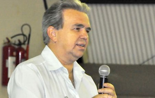 Meio Ambiente discute política de resíduos sólidos