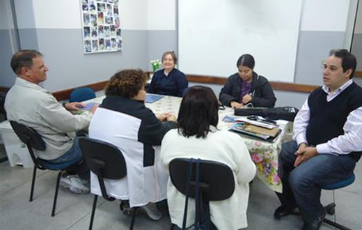 Nape oferece oficina de inglês a deficientes visuais