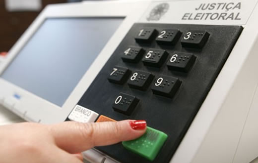 Eleitor tem dúvida entre voto em branco e voto nulo