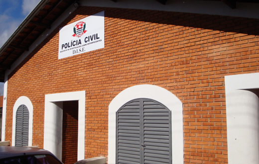 Adolescente detido com 20 parangas de maconha