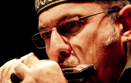 Expert  da gaita toca com Orquestra Sinfônica