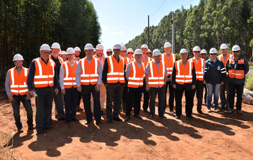 Autoridades visitam instalação do gás natural em Botucatu