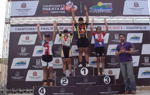 Larissa Brasa é vice-campeã paulista de maratona