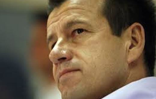 Técnico Dunga faz primeira convocação da Seleção