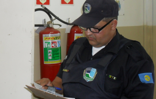 Adolescentes causam danos em patrimônio de escola