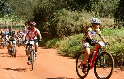Larissa Brasa é campeã na Copa São Paulo de Ciclismo