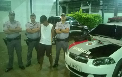 Polícia Militar prende autor de furto em praça de igreja