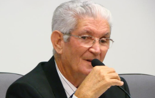 Presidente da Câmara indaga acúmulo de lixo em ruas