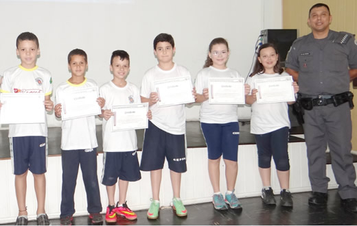 Alunos do Cepra/Unifac são formados pelo PROERD