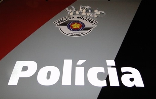 Dupla suspeita de roubo é presa com entorpecentes