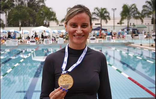 Carla Arruda é reconhecida a melhor nadadora do mundo