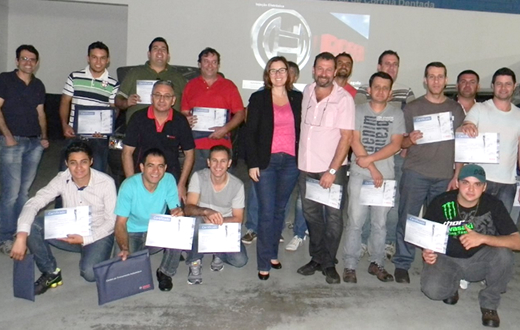 Botucatu sedia curso para mecânicos de autos