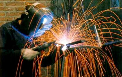 Unit abre inscrições para curso gratuito de soldador