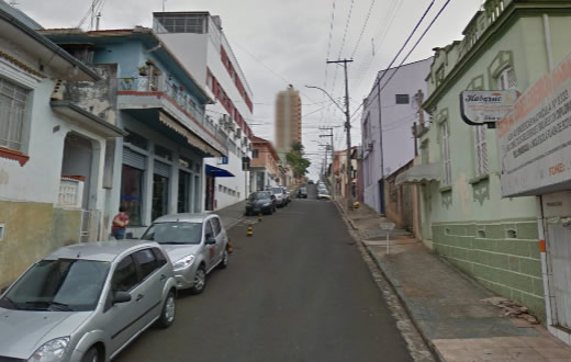 Senhora de 54 anos acaba vítima de trombadão