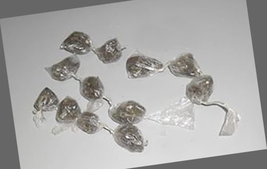 PM  flagra pessoas envolvidas com entorpecentes