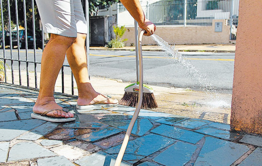 Sabesp e Prefeitura orientam sobre a escassez de água