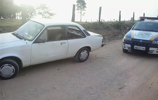 GCM localiza veículo abandonado em via pública