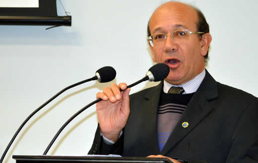 Parlamentar pede parceria para cirurgias vasculares