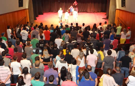 Inconveniente  leva grande público ao Municipal