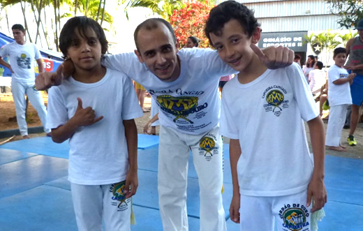 Professor da AAB vai difundir a capoeira na Austrália