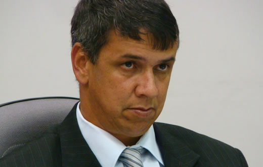 Parlamentar cobra caçambas melhor sinalizadas