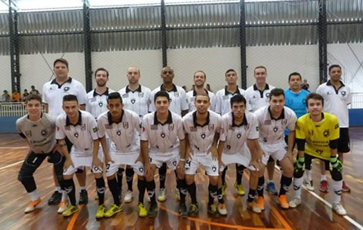 Futsal da AAB próximo da final do Metropolitano