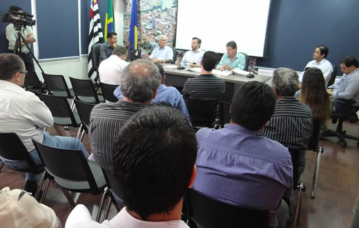 Prefeito explana sobre obras na Dante Delmanto