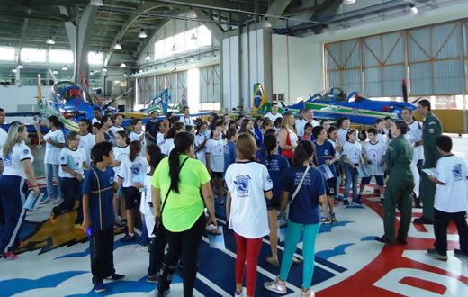 Patrulha da Paz da GCM visita Força Aérea Brasileira