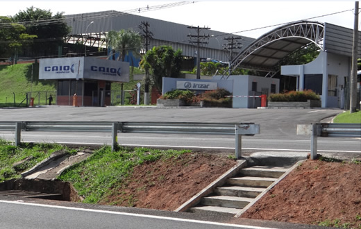 Escada é colocada em rodovia para evitar acidentes