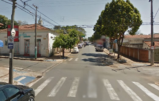 Adolescentes são flagradas embriagadas em carro