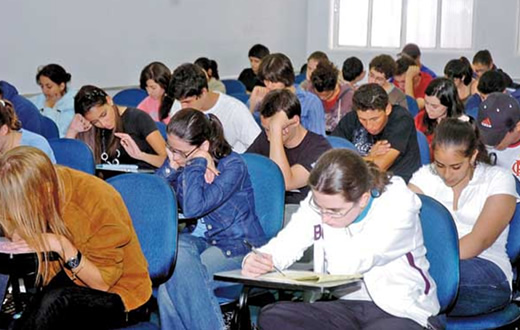 Audiência vai debater aumento de vagas ?  Medicina