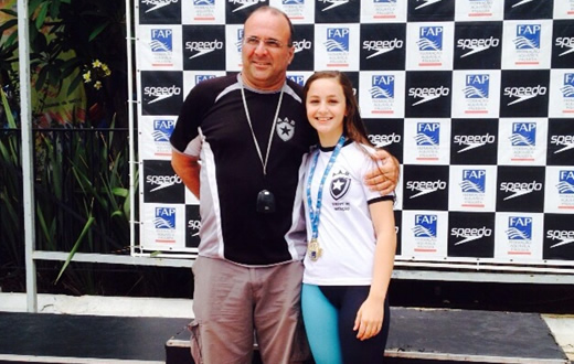 Revelação da natação de Botucatu é campeã paulista