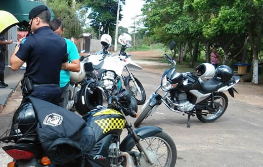PM e GCM fiscalizam o serviço dos mototaxistas