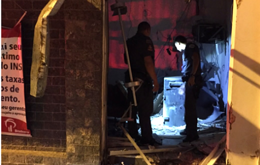 Caixas eletrônicos são explodidos em Torre de Pedra