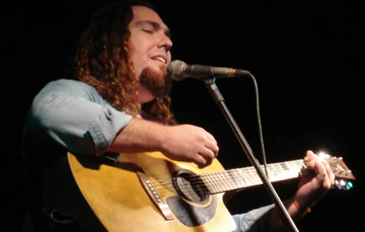 Alê Moreira lança novo CD em show no Lageado