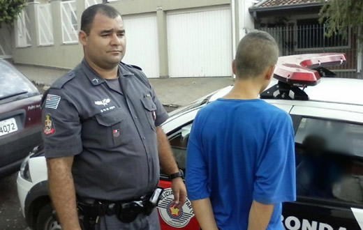 Adolescente culpa seu pai por estar no tráfico