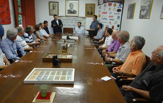 Museu do café entrega certificados ? s empresas