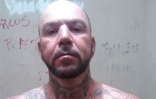 Condenado por tráfico causa acidente no centro