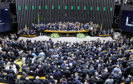 Políticos custam bilhões para os cofres públicos