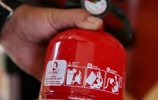 Governo adia obrigatoriedade de uso do novo extintor