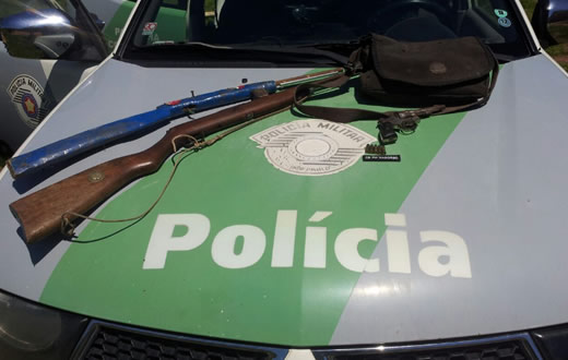 Ambiental de Botucatu apreende armas em Conchas